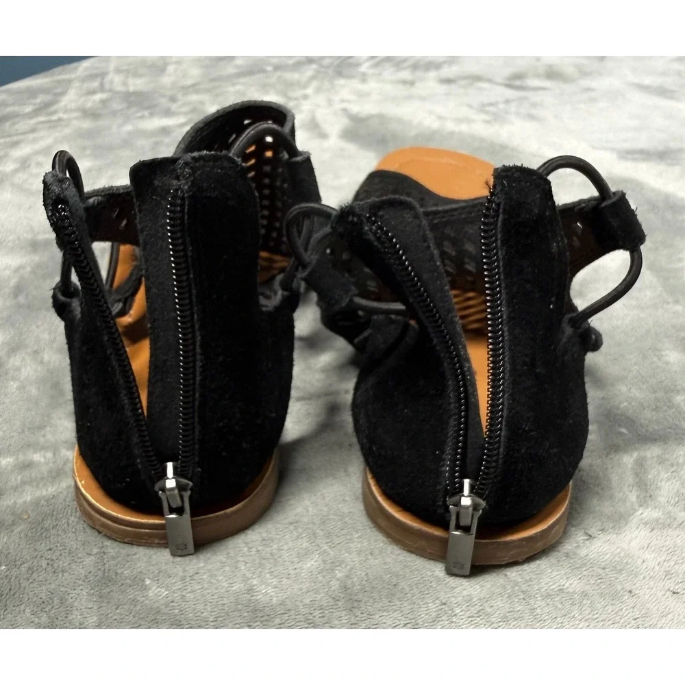 Lucky Brand Sandals Womens 8.5 Black Perforated Suede Gladiator Zip